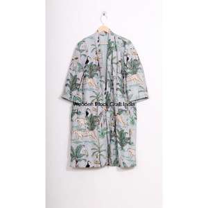 Veste matelassée en coton pur 100% tricotée à la main en Inde, robe d'hiver réversible écologique avec un design vintage, longueur longue - Product Image 2