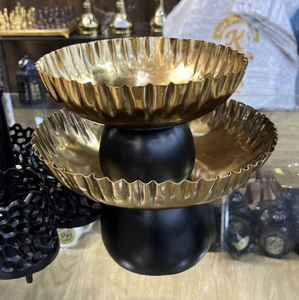 Prix de gros d'usine Nouveau design Bol à salade rond en fer plaqué or Bol à mélanger des collations et du pop-corn pour le service de nourriture de mariage - Product Image 1