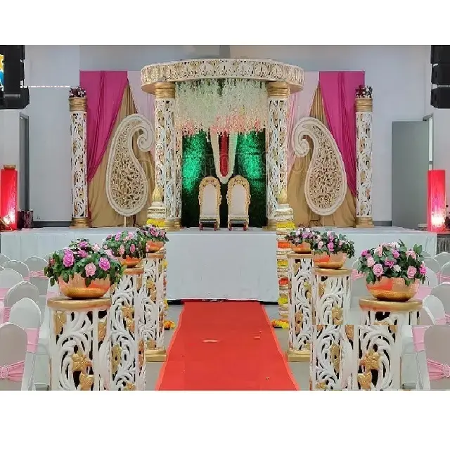 เส้นใยแบบดั้งเดิมแกะสลักสีขาวงานแต่งงานสีทอง mandap แต่งงานภาคใต้ชุดรูปแบบ Kalyana Mandapam งานแต่งงานอินเดียที่สมบูรณ์แบบ