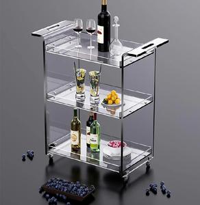 Chariot de service élégant en métal doré à trois niveaux, étagères en verre noir, design de chariot de bar orné, disponible à prix de gros - Product Image 3