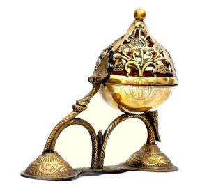 Porte-encens en laiton de créateur élégant qualité supérieure prix de gros de luxe Bakhoor Daan dernière arrivée diffuseur d'aromathérapie - Product Image 1