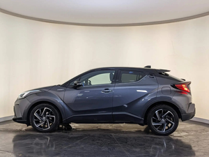 Toyota C-HR 1.8 VVT-i H Dynamic CVT Euro 6 (SS) 2020 de segunda mano, 5 puertas, asientos de cuero, con volante a la izquierda/derecha, en venta. - Product Image 4