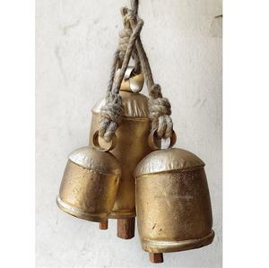 Juego de campanas de vaca Vintage hechas a mano de 3 racimo dorado cuerda de yute Metal decoración navideña Shabby Chic chapado en oro - Product Image 3
