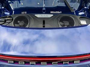 2024 911 Carrera 4S Coupe เครื่องยนต์เทอร์โบ 6 สูบ 443 แรงม้า ระบบขับเคลื่อนสี่ล้อ พร้อมแพ็คเกจสปอร์ตและพรีเมียม - Product Image 6