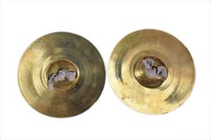 Utilisation d'instrument de musique fait main de Manjeera antique en laiton traditionnel de qualité supérieure dans le décor de temple de maison de Kirtan - Product Image 4