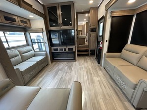 ผู้จำหน่ายรถบ้านมือสองปี 2024 All iance Rv PARA DIGM 382RK แบบ 5th Wheel Camper Trailer สำหรับขาย - Product Image 4