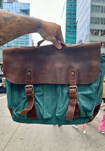 Sac messager de style mallette en toile CLB-0029B avec rabat en cuir foncé une pièce et pochette pour ordinateur portable - Product Image 6