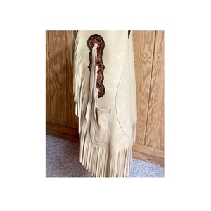 Chaps en cuir véritable de couleur beige et marron de qualité supérieure, ornés de motifs floraux, disponibles en différentes couleurs et tailles, vente chaude auprès des fabricants - Product Image 2