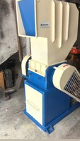 DIVINE MACHINERY SOLUTION Mesin Penggiling Plastik Otomatis Tugas Berat Industri 480V 10KW Motor 32 Inci 300 Kg/Jam 1