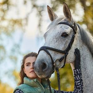 Bride de Grackle avec un muserolle légèrement plus large, cou incurvé avec rembourrage doux en relief et bandeau frontal incurvé. Le cou est r - Product Image 2