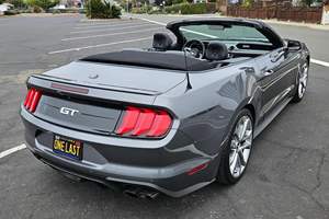 Ford Mustang GT Premium Convertible 2021 Usado en Excelentes Condiciones, Sin Accidentes, Volante a la Izquierda/Derecha - Product Image 3