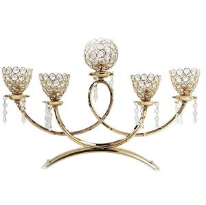 Candélabre en métal à trois bras doré, élégant, fait à la main, porte-bougie pour un style de décoration intérieure sophistiqué - Product Image 6