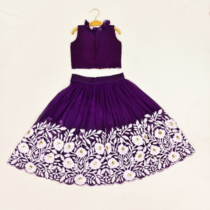 Shoryam Lehenga Choli Morado Festivo para Niñas, Bordado Floral Intenso, Escote con Volantes, Estilo Étnico para Bodas y Fiestas, Largo hasta el Suelo - Product Image 3