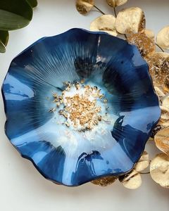 Cuenco de resina verde para una decoración elegante y vibrante, perfecto como pieza decorativa o para uso doméstico diario - Product Image 6