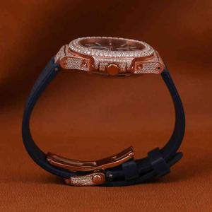 Montre de diamants Moissanite en or rose glacé de qualité supérieure Lunette diamantée unique Sous-cadran automatique Élégant Hip Hop Bande de caoutchouc noir - Product Image 5