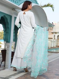 Hermosa Colección de Ropa Étnica de Diseño Indio de Lujo, Vestido Sin Mangas de Viscosa y Rayón con Bordado Intenso, Elegante para el Verano, Estilo Pakistaní - Product Image 3
