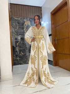 ชุดเดรส caftan LATEST--DAZZLING--WHITE ประดับด้วยลูกปัดแก้วคริสตัล, หิน, งานปัก dabka zari สำหรับงานปาร์ตี้/งานแต่งงาน = 2024 - Product Image 2