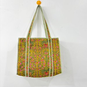 Sacs fourre-tout matelassés en coton imprimé à la main, sacs fourre-tout indiens traditionnels, sacs fourre-tout artisanaux avec impression à la main - Product Image 1