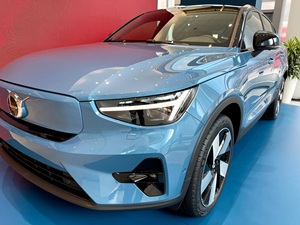 รถยนต์วอลโว่ C40 ปี 2022 รุ่น Charge SUV ไฮบริดไฟฟ้า เกียร์อัตโนมัติ มือสอง พวงมาลัยขวา เบาะหนังสีเข้ม กล้องมองหลัง ขนาดยาง R17 หลังคาซันรูฟ - Product Image 2