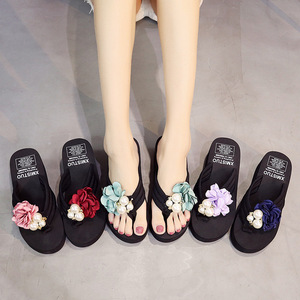 Tongs de plage pour femmes, style coréen, d'été, à semelle épaisse, antidérapantes, à talon compensé, à motif floral, adaptées à l'extérieur - Product Image 3
