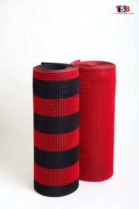 Estera de césped artificial de gran oferta para paisajismo al aire libre, aspecto de hierba realista con respaldo duradero resistente a los rayos UV disponible para la venta - Product Image 5