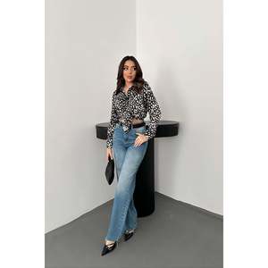 Camisa de Satén con Estampado de Leopardo Negro - Negra - Product Image 3
