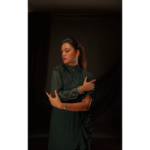 Robe de soirée élégante en vert foncé à volants, robe longue à manches longues pour femmes, tenue de soirée au meilleur prix - Product Image 4