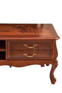 Meuble TV classique en bois avec pieds courbes et tiroirs - Product Image 6