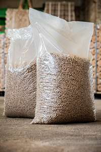 Granulés de bois de qualité supérieure en gros, livraison rapide, combustible de chauffage en vrac, briquettes de pin pur, prix abordable, granulés de biomasse en gros de qualité supérieure - Product Image 3