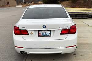 BMW 740Ld xDrive d'occasion 2015, modèle Turbodiesel rare, transmission intégrale, intérieur blanc opale individuel - Product Image 2