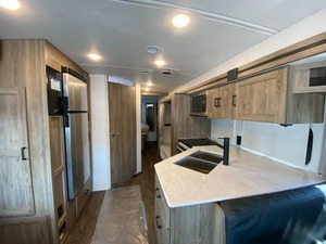 Producto en Oferta: Nuevo y Confortable Winnebago Sunstar 31B 2025, Listo para la Venta - Product Image 2