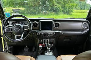 JEEP GLADIATOR RUBICON ANVIL 6X6 2022 USADO, Volante a la Izquierda/Derecha - Product Image 4