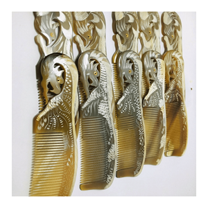 หวีเขาทำมือจากเขาควายคุณภาพสูง ออกแบบมาเพื่อการหวีที่ลื่นไหลและควบคุมผมชี้ฟู รูปทรงดั้งเดิมจากเวียดนาม - Product Image 2