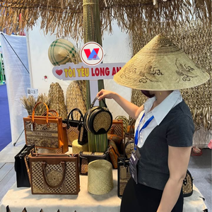 Auténtico sombrero Non La | Sombrero de hoja de palma hecho a mano para Decoración - Product Image 1