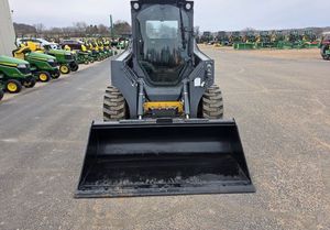 Minicargadora John Deere 320G de Alta Calidad y Bajo Precio, con Motor de Alta Eficiencia y Bomba Kubota, Caja de Cambios KYB - Product Image 6