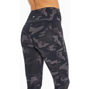 Mallas deportivas de cintura alta con logotipo personalizado, pantalones de entrenamiento de secado rápido de talla grande XL, ajuste de compresión de rendimiento mejorado con logotipo personalizado - Product Image 5