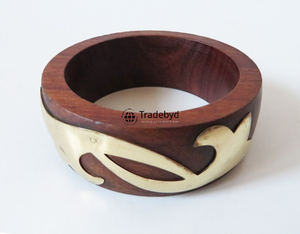 Brazaletes de madera hechos a mano para mujer en estilo natural Joyería de moda ecológica de Tradebyd - Product Image 2