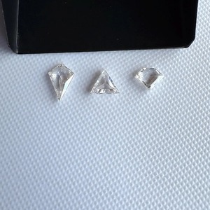 Diamants de laboratoire de forme triangulaire fantaisie, certifiés IGI, clarté VVS, pour bijoux personnalisés - Product Image 3