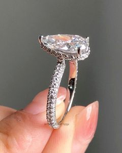 Bague de fiançailles pour femme en Moissanite 3 ct taille poire avec diamant et halo caché en or blanc massif 14K / 18K - Product Image 3