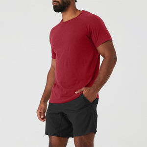 Diseña tu Propia Camiseta Deportiva Unisex Ecológica y Transpirable 100% Algodón, Color Rojo Oscuro, Corte Clásico, Cuello Redondo Premium - Product Image 3