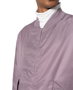 Chaqueta bomber con apliques de cuello levantado recubierto de alta calidad 2025 al por mayor con parche bordado personalizado Logo impermeable invierno - Product Image 4