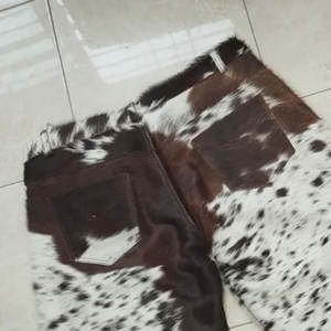 Colección 2025, Pantalones Cortos de Cuero Satinado con Bordado de Pelo de Vaca Personalizado, Bolsillos Laterales, Transpirables, Estilo Urbano, Cintura Media - Product Image 6