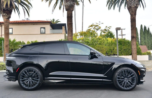 SD7VUJBWXPTV07160 2023 SUV de Lujo con Tracción en las Cuatro Ruedas, Motor V8 Twin Turbo de 4.0L, 697hp, 900Nm de Torque, Velocidad Máxima 310km/h, Bajo Kilometraje, OEM Industrial - Product Image 6