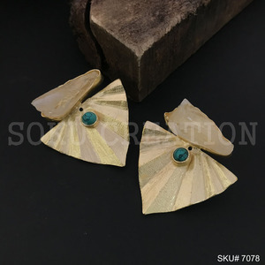 Pendientes de tuerca grandes con estilo chapados en oro Premium hechos a mano diseño de estilo de piedra preciosa turquesa SKU7078 Ajuste de bisel de latón de moda - Product Image 2