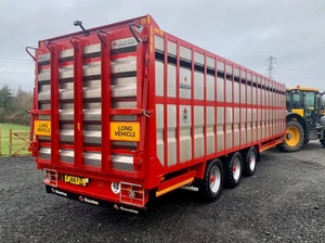 32ft Cattle <b>Box</b> <b>Trailer</b> with Heavy Duty Tri-Axle for Livestock transport with Loading Ramp and Aluminium Body - Product Image 5