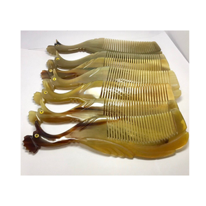 Peigne pour cheveux Massage de salon personnalisé Peigne à cheveux en corne de buffle pour femme et homme - Product Image 1