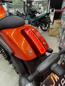 Meilleure moto à essence Curiser, refroidie par eau, 200-400 cm³, >80 km/h, caractéristiques en surbrillance, prête à être expédiée - Product Image 4