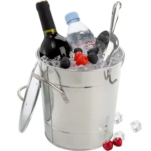 Enfriador de Vino Moderno Hecho a Mano de Aluminio con Asa de Latón, Artesanía Metálica Ecológica, Elegante y Lujoso para Cubos de Hielo - Product Image 1