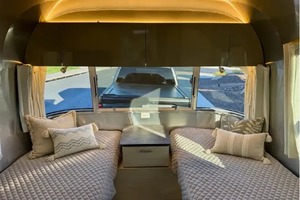 PROVEEDOR DE UNO DE LOS MODELOS USADOS 2022 Air stream FLYING CLOUD 27 FB QUEEN - Product Image 4