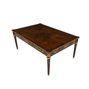 Elegante Mesa de Centro de Madera con Detalles en Latón y Diseño Intrincado para Decoración Clásica de Sala de Estar - Product Image 4